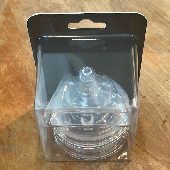 Como Tomo fast flow 6+ mo Replacement Silicone Nipple box of two - Clear - Picture 2 of 10